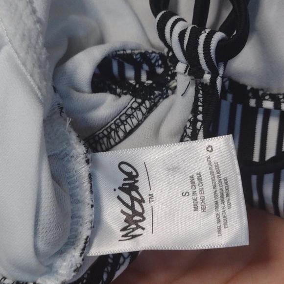 MOSSIMO one piece - Picture 4 of 4